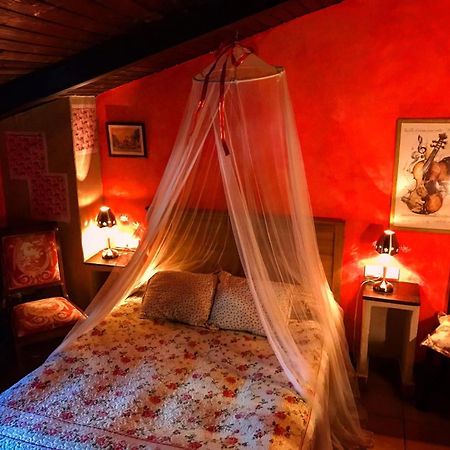 Room In Lodge - Romantic Getaway To Cuenca At Christmas Valeria 외부 사진